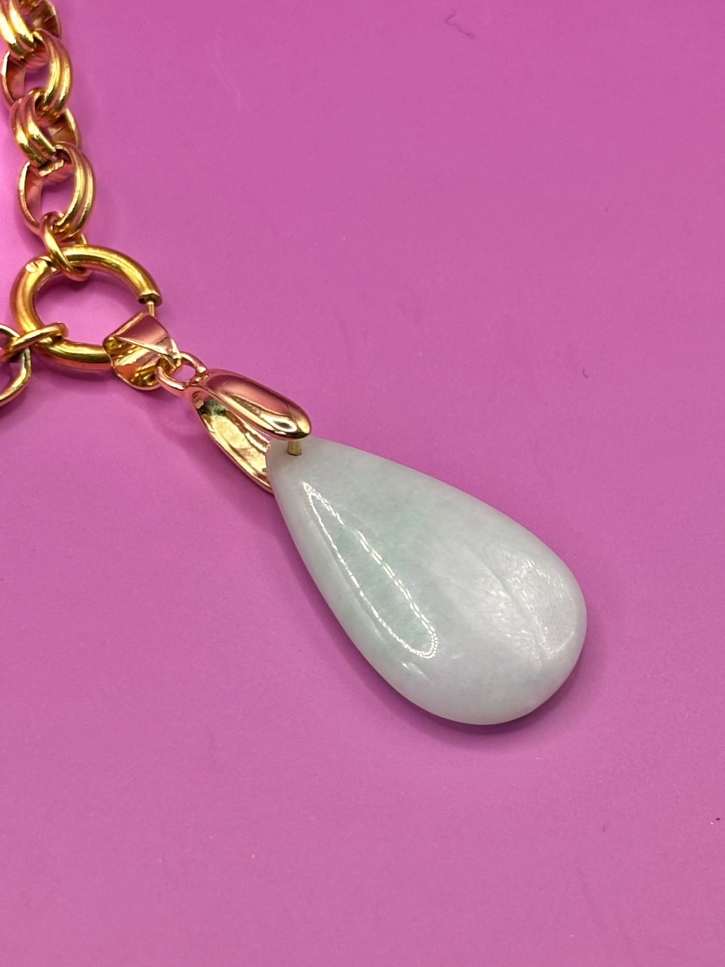 Pendentif de Jade Birmanie avec base en chaine