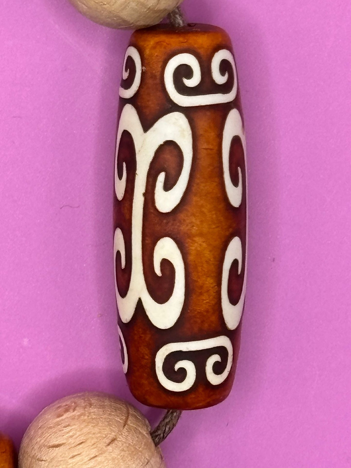 Bracelet Tibétain en Agate Dzi – Énergie & Artisanat Sacré