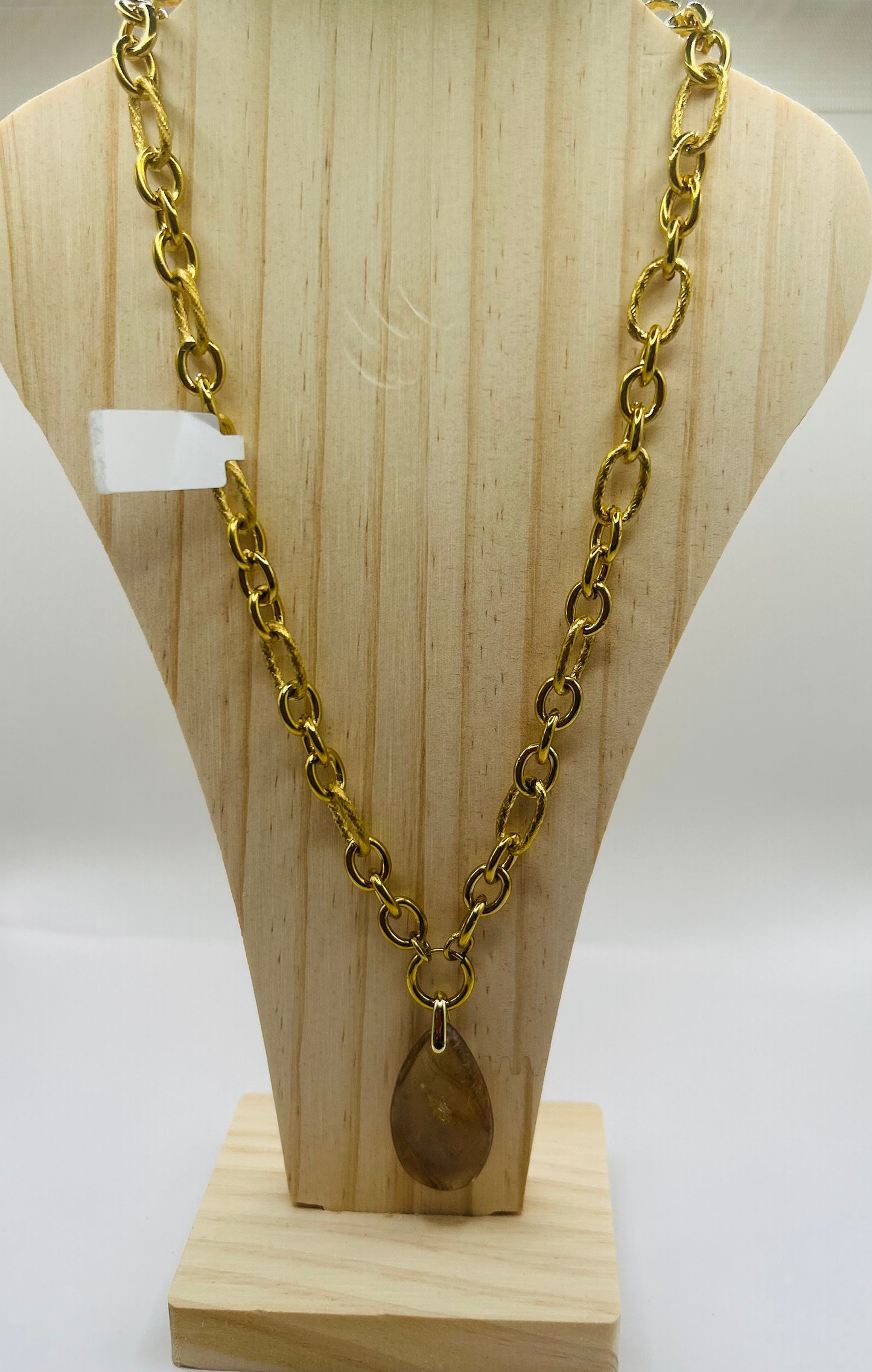 Pendentif en chaine avec quartz rutile cuivrée