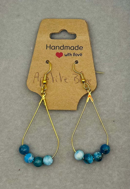 Boucles d oreilles en Apatite Bleue